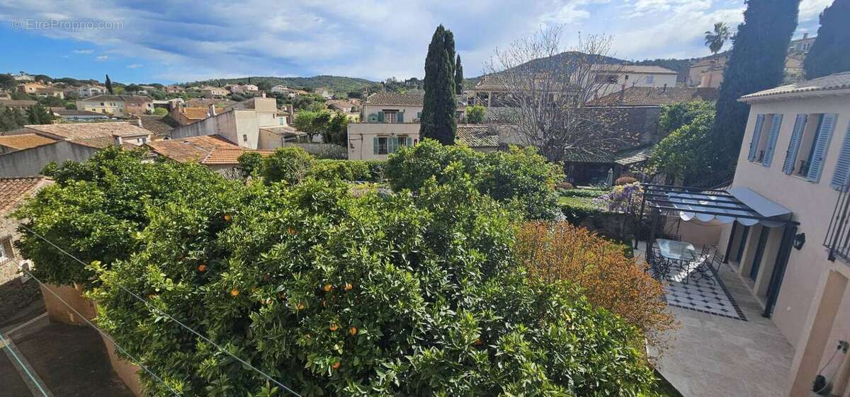 Maison à ROQUEBRUNE-SUR-ARGENS