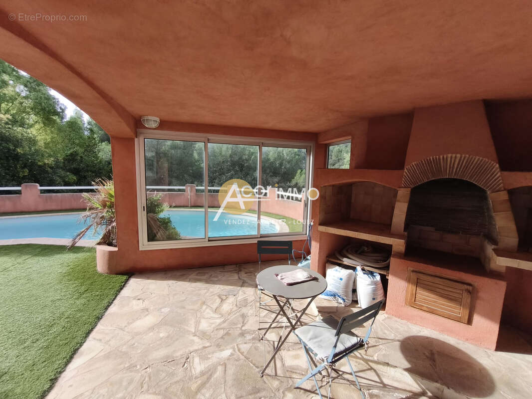 La seyne sur mer - fabregas - villa t7 + double garage - photo 24