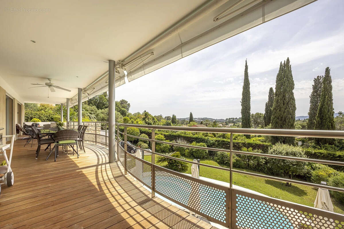 Maison à MOUGINS