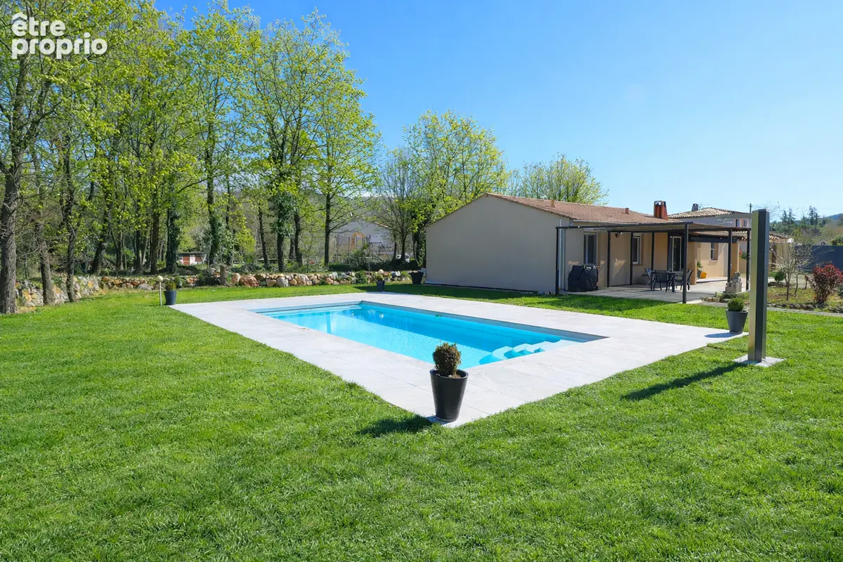Maison à SAINT-CEZAIRE-SUR-SIAGNE