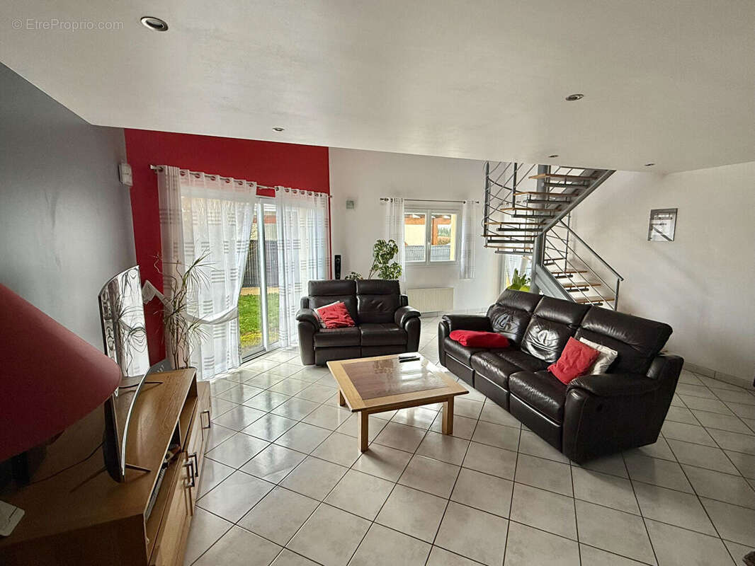 SECTEUR MANZAT / Maison familiale à vendre de 130 m², belles prestations  et extérieur soigné ! - photo 7