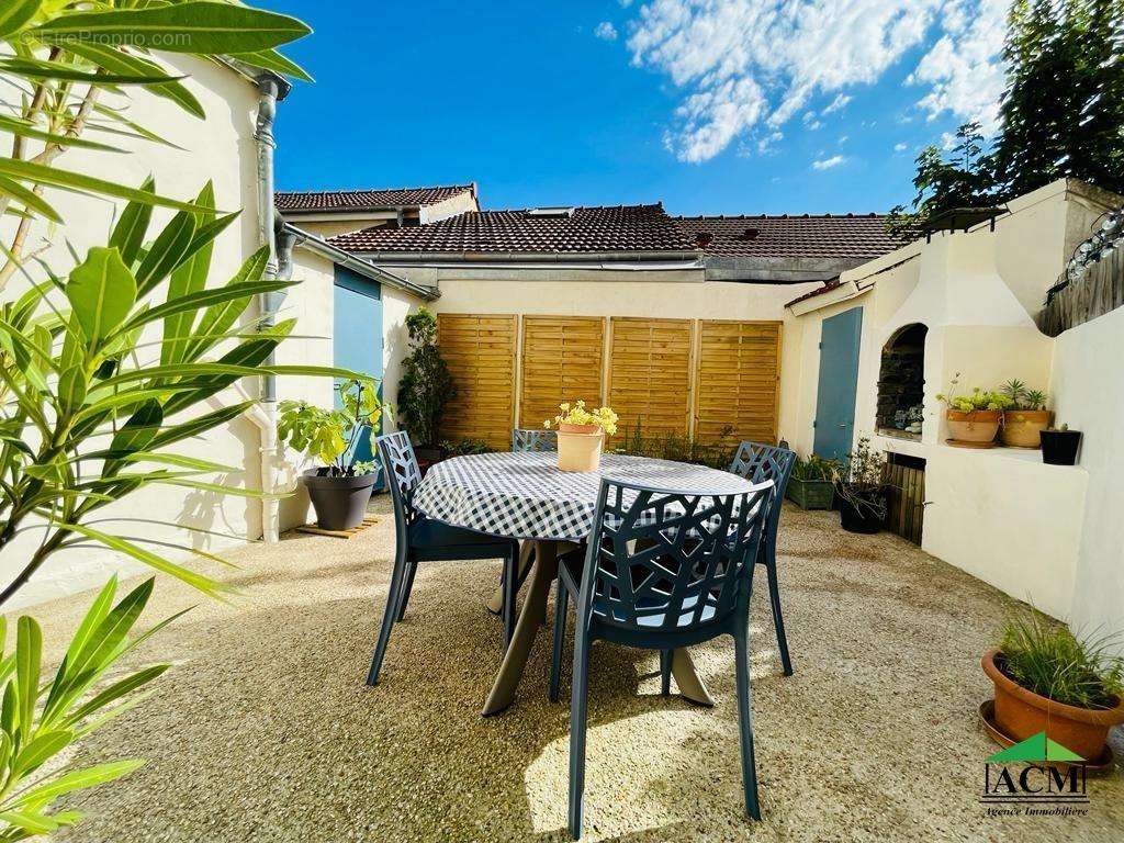 Maison à AUVERS-SUR-OISE