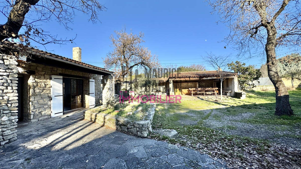 Maison 108 m² à Pernes-Les-Fontaines  - photo 2