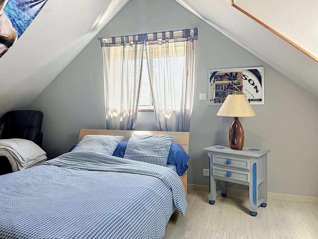 chambre 2 - Maison à GRANDCAMP-MAISY