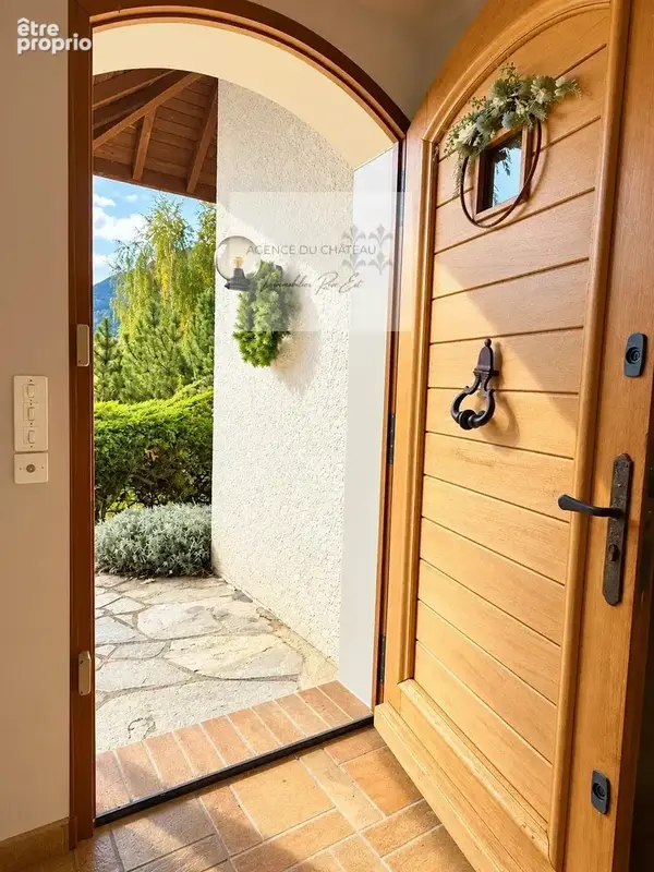Exclusivité ! maison 7 pièces vue Lac et Château - photo 6