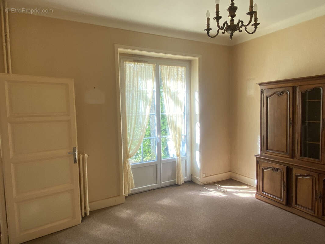 Maison à ARNAC-POMPADOUR