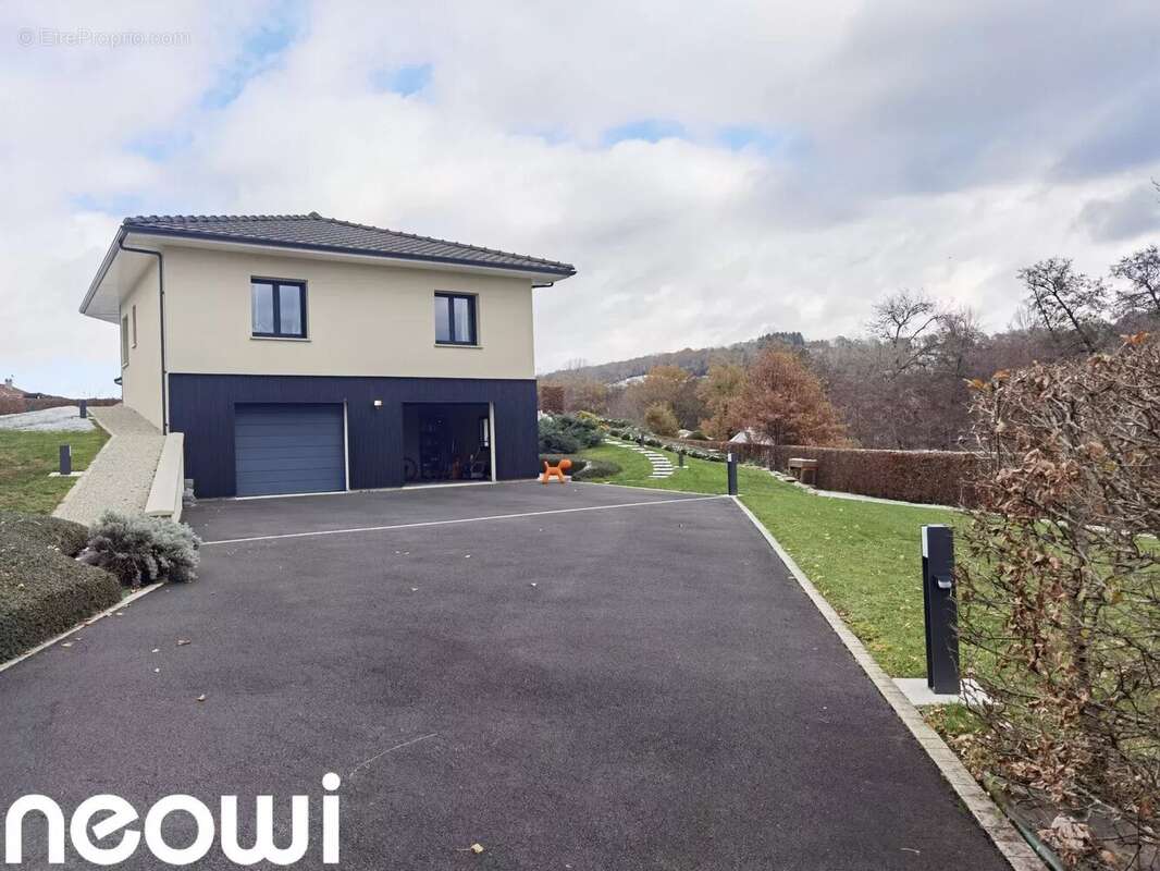 Maison à ARPAJON-SUR-CERE