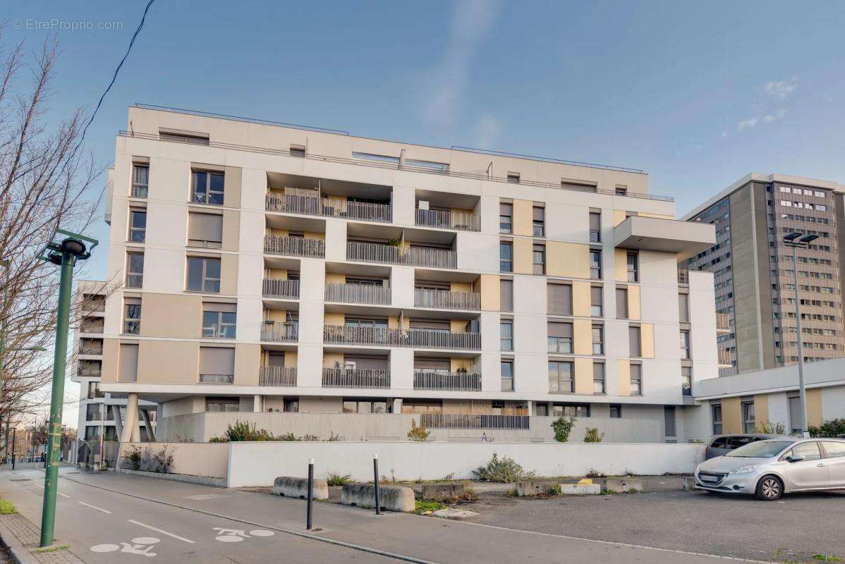 Appartement à EPINAY-SUR-SEINE