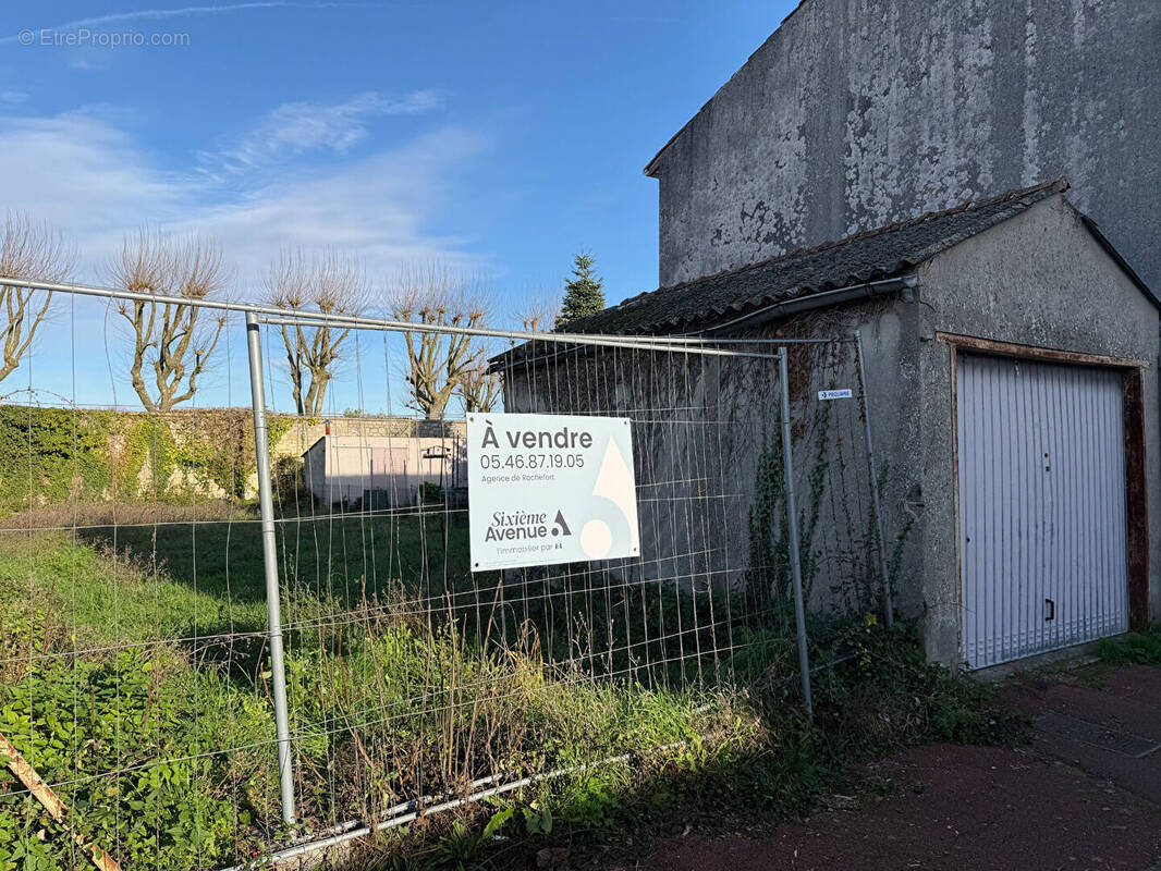 Terrain à ROCHEFORT