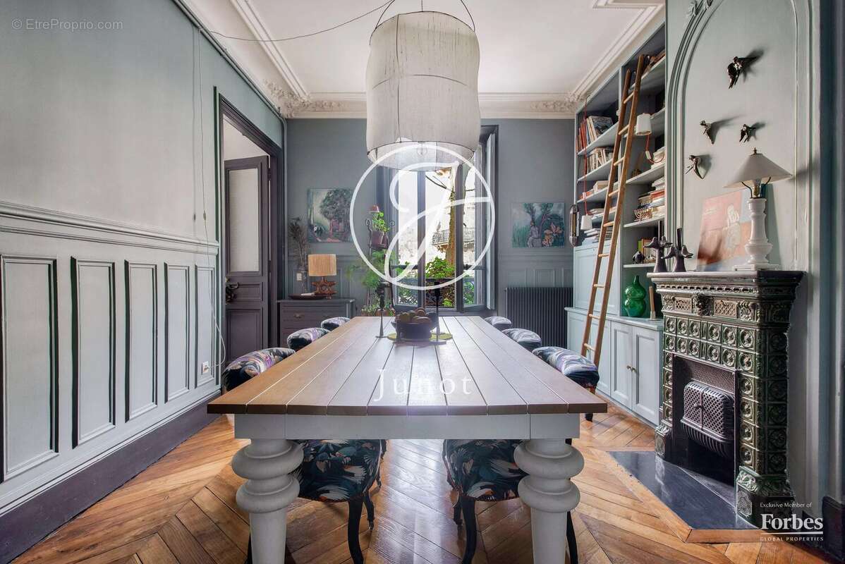 Appartement à PARIS-9E