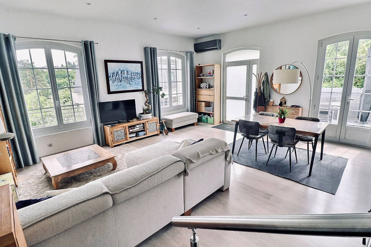 Appartement à MAREIL-MARLY