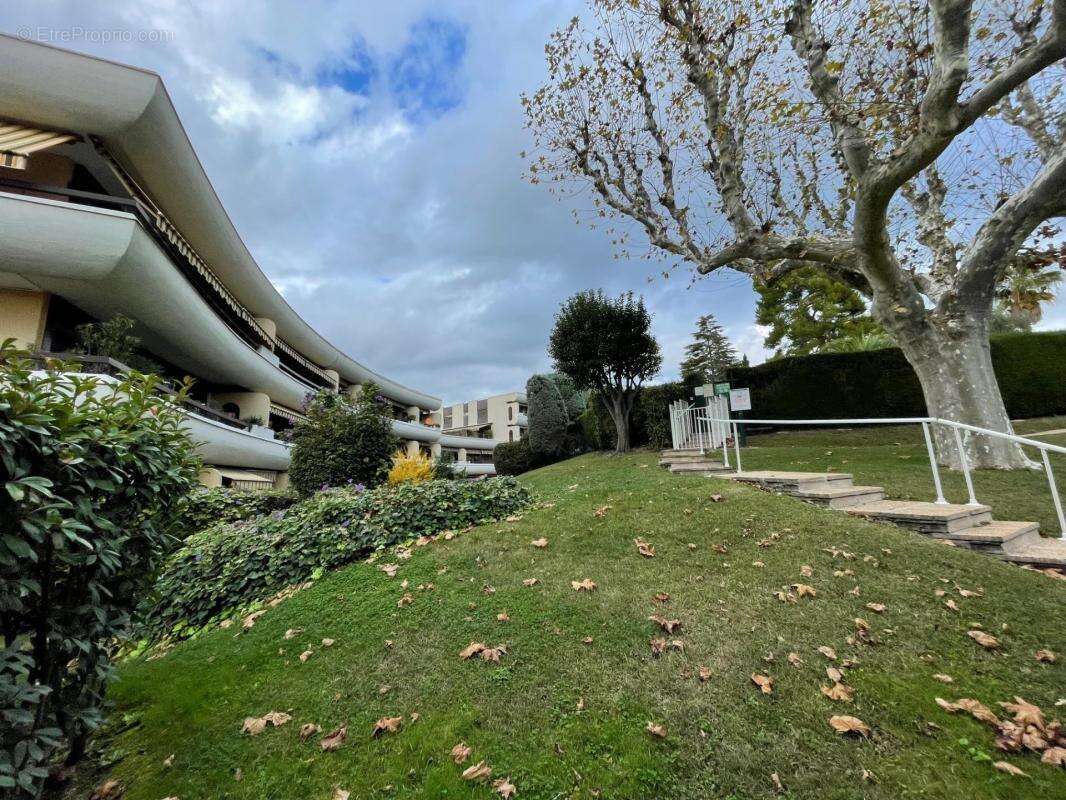 Appartement à LE CANNET