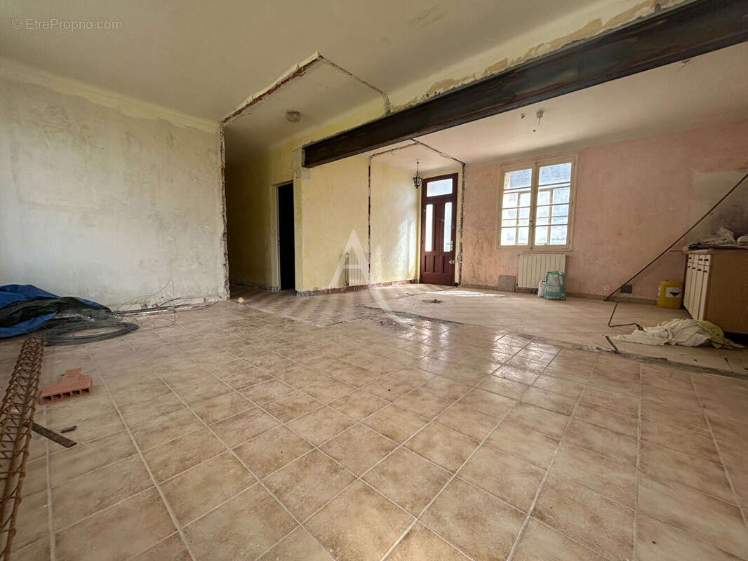 Maison à VILLARDONNEL