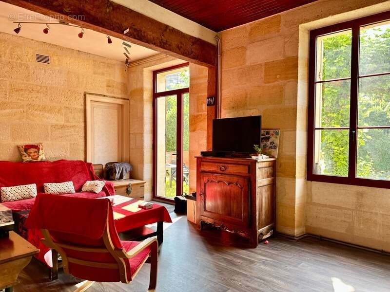 Authentique maison en pierre de plain-pied 106m2 avec 4 chambres et jardin - photo 5