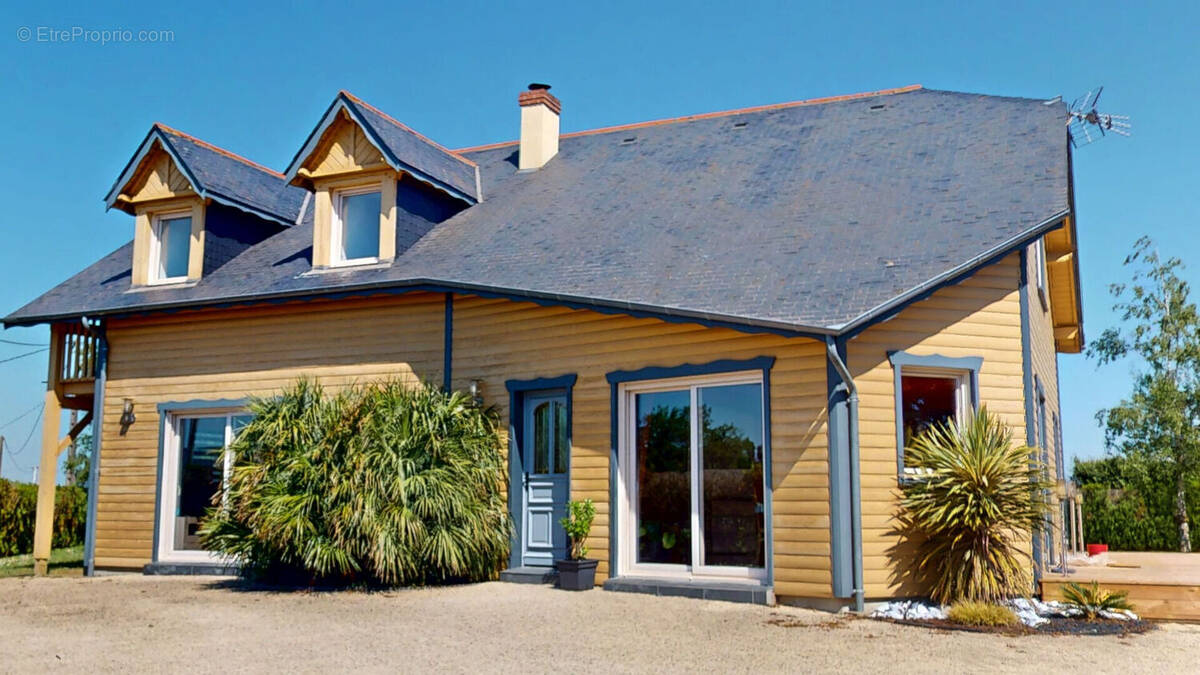 Maison à LONGUE-JUMELLES