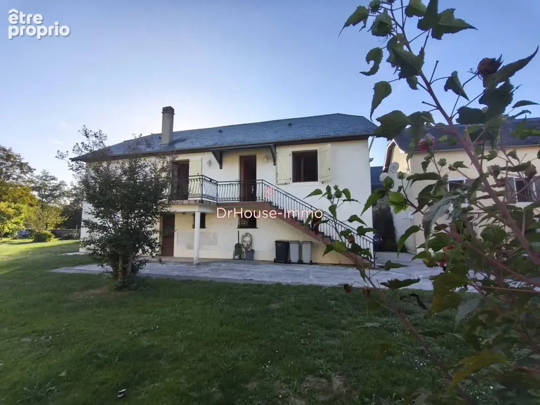 Maison à OGEU-LES-BAINS