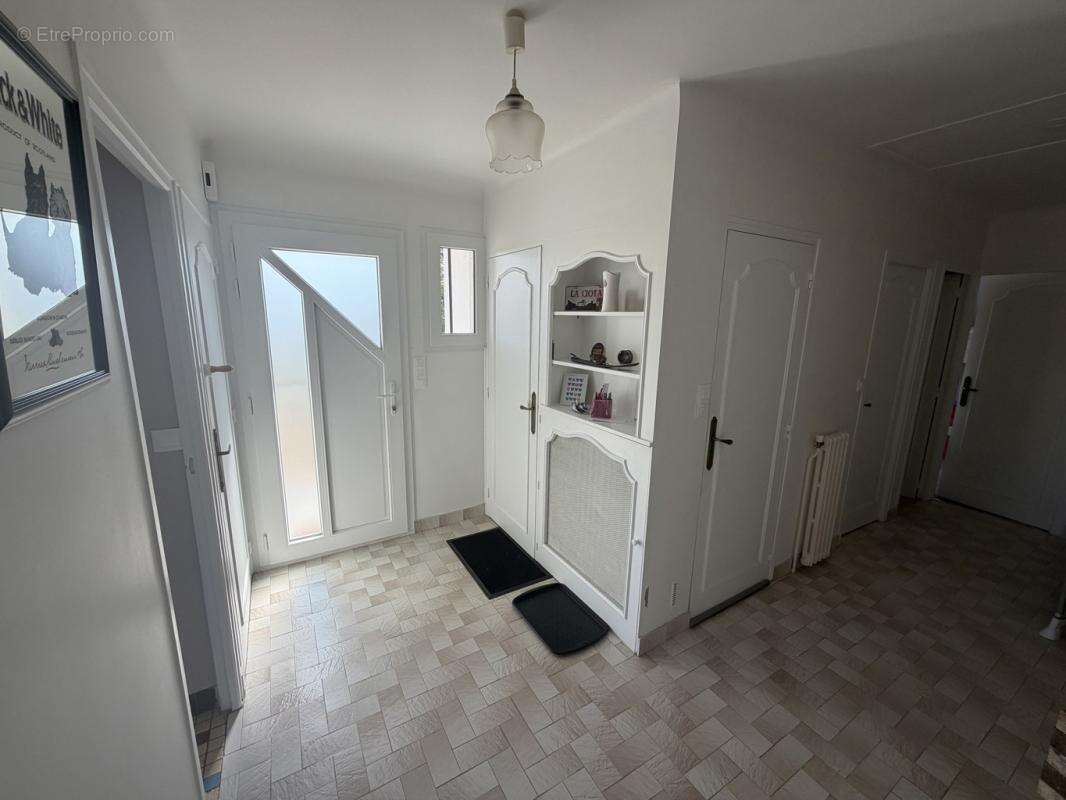 À vendre – mamers (72600) – pavillon rénové avec parc arboré de 3 300 m² - photo 4