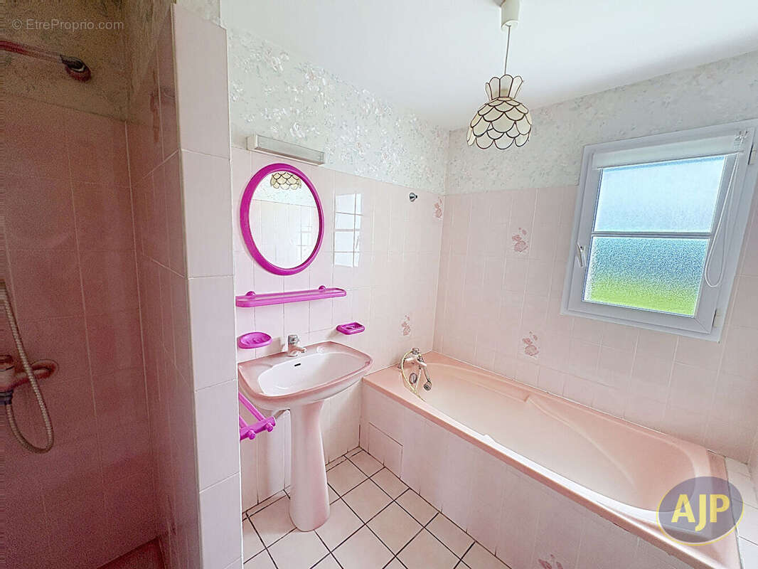 Maison à SALLERTAINE