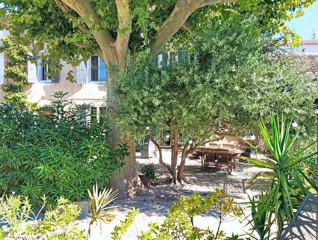 Exclusivite jonquieres partie de mas 197 m² 5 chambres - photo 3