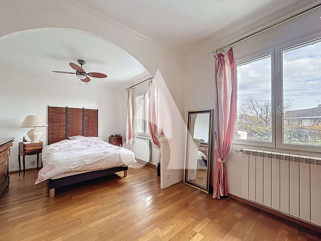 Maison à CHAMPFORGEUIL