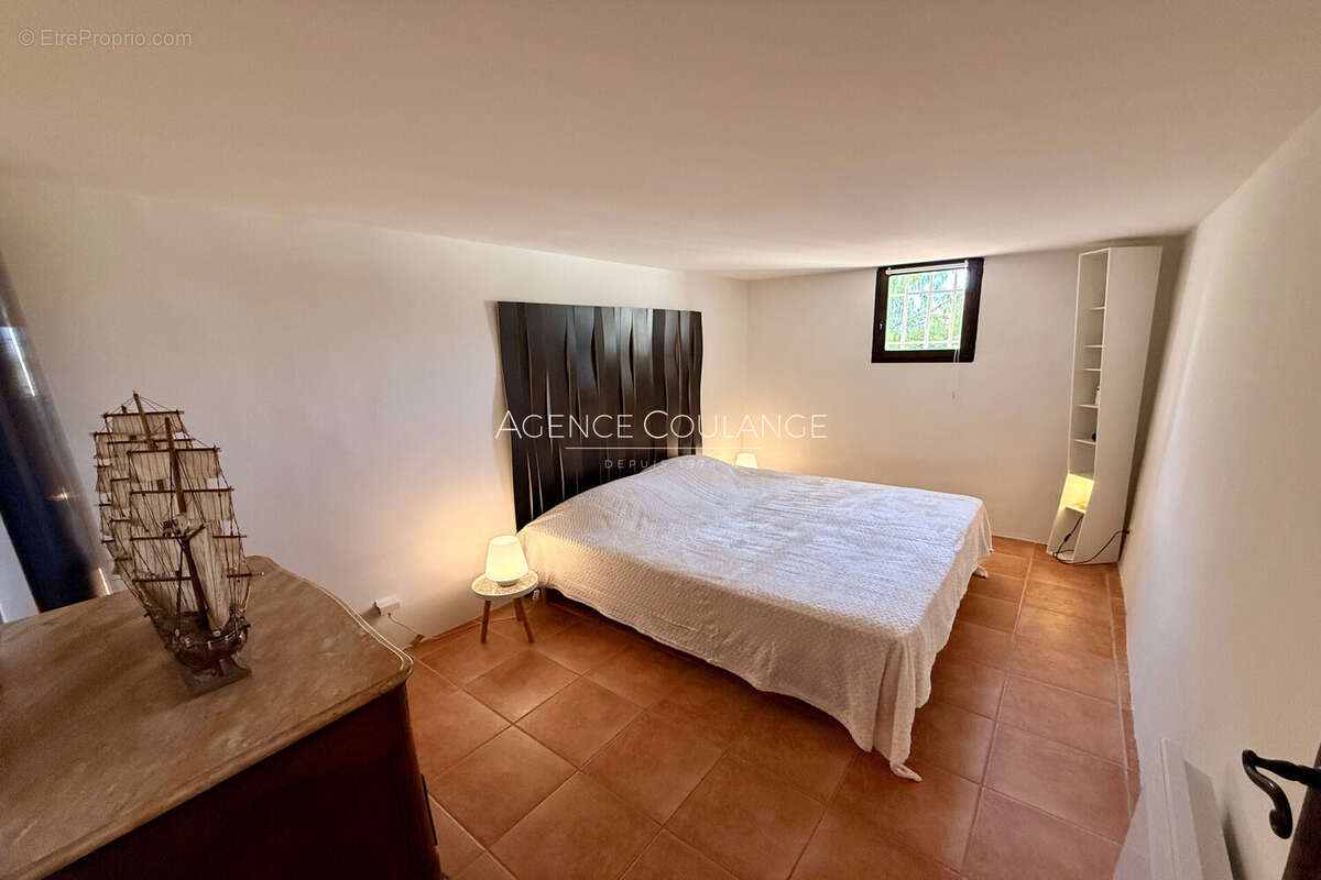 Maison 276 m² à Bandol  - photo 8