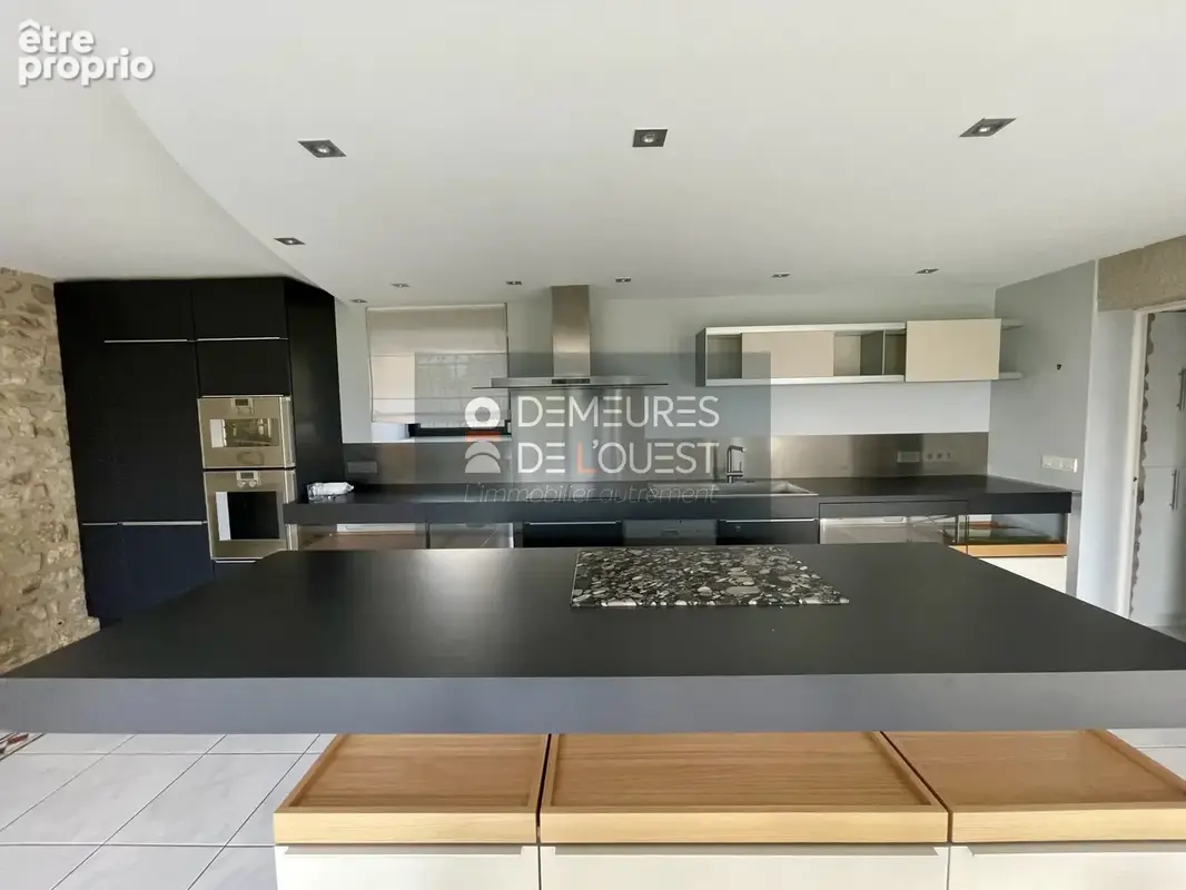 Vannes - CLISCOUET - CONLEAU - Elégante longère  - 257 m2   Annexe en pierre   Jardin clos de 835m2 - photo 12