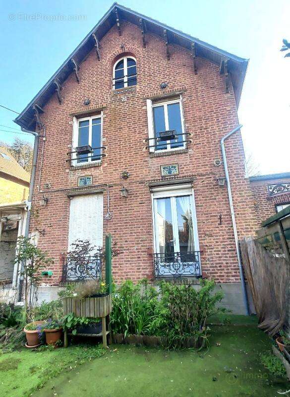 Maison à GROSLAY