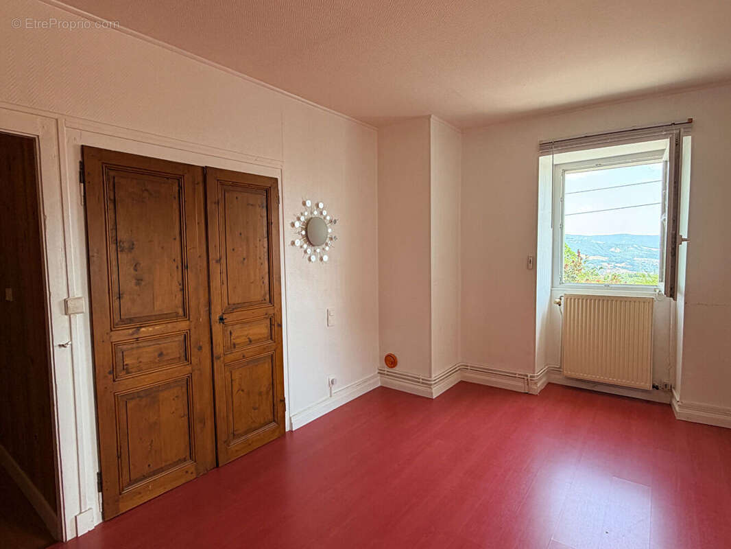 Vouvray Maison familiale de caractère 194 m² Salle de cinéma Double garage Jardin - photo 8