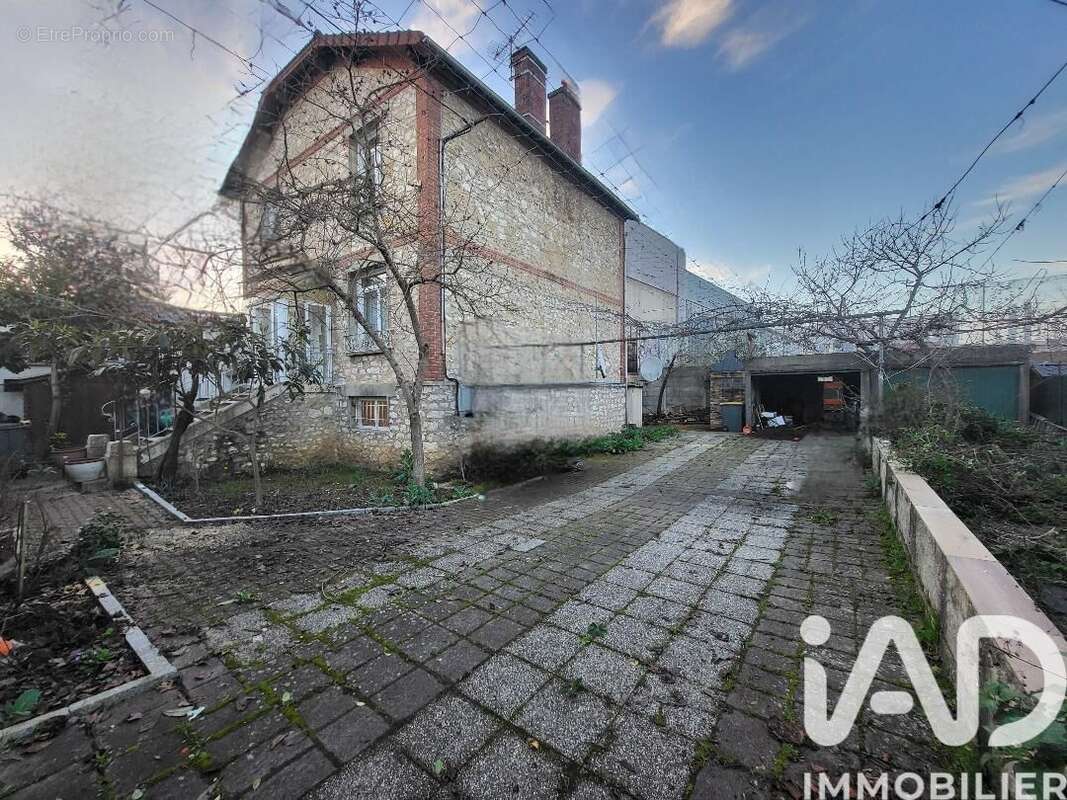 Photo 2 - Maison à MONTEREAU-FAULT-YONNE