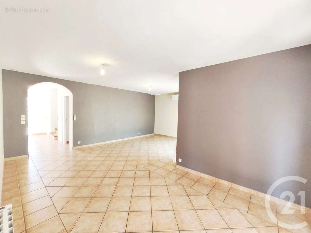 Maison 115 m² à La Garde  - photo 4