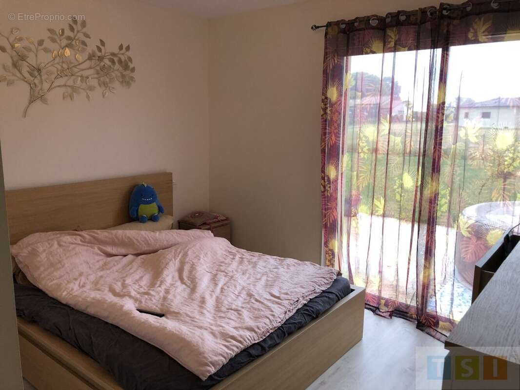 Maison de plain-pied récente sur terrain de 1827 m² - photo 9