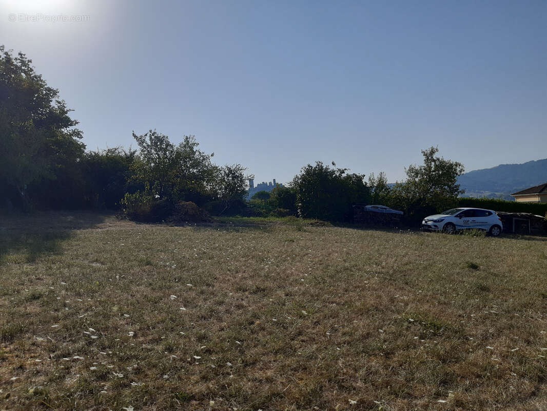 Terrain à SAINT-LAURENT-LES-TOURS