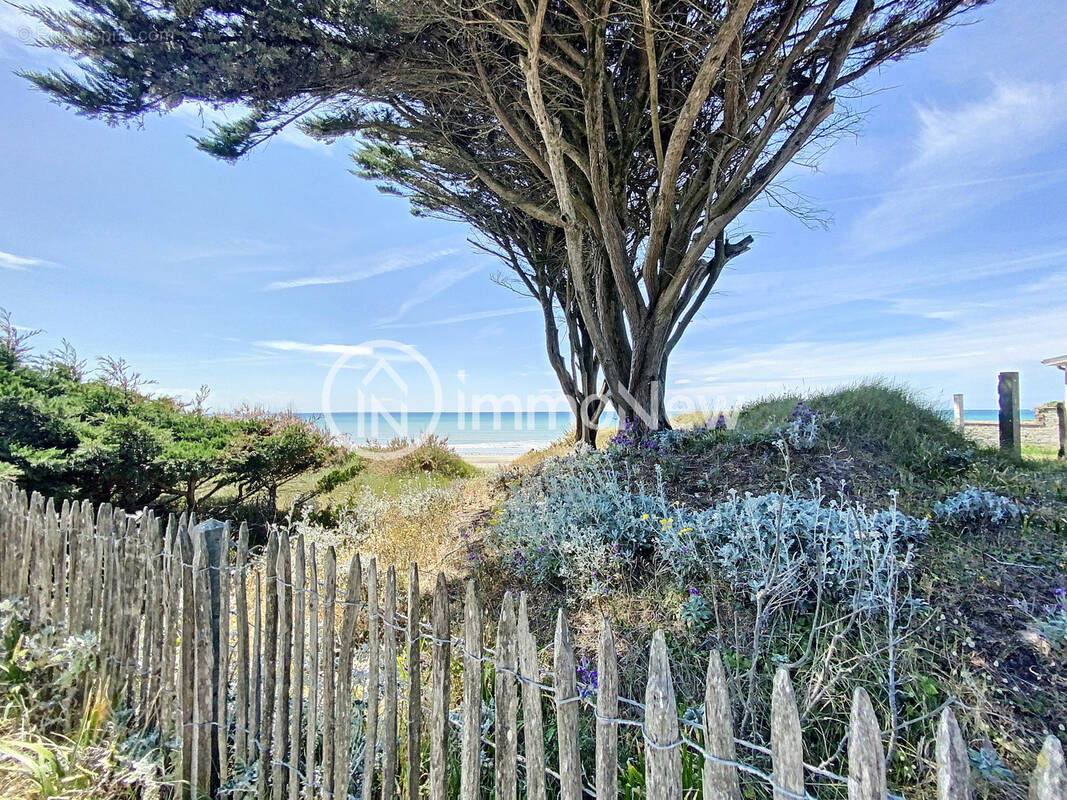 Terrain à SAINT-PAIR-SUR-MER