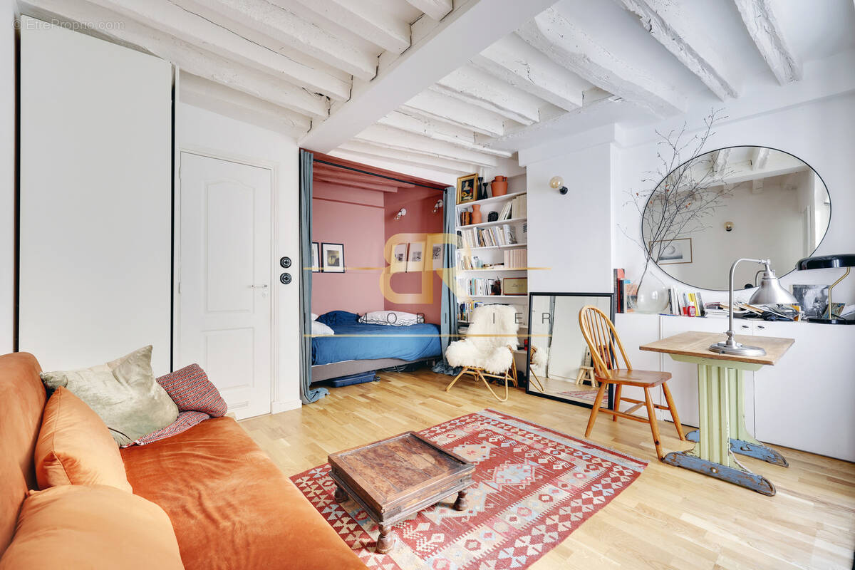 Appartement à PARIS-3E