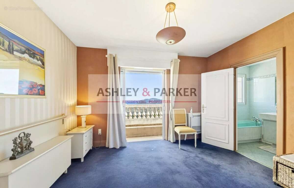 Maison à MANDELIEU-LA-NAPOULE