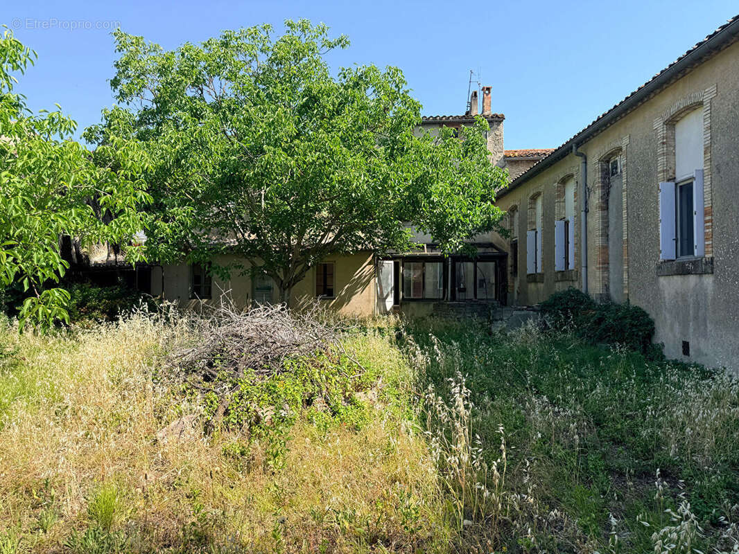 Maison à VILLEMOUSTAUSSOU