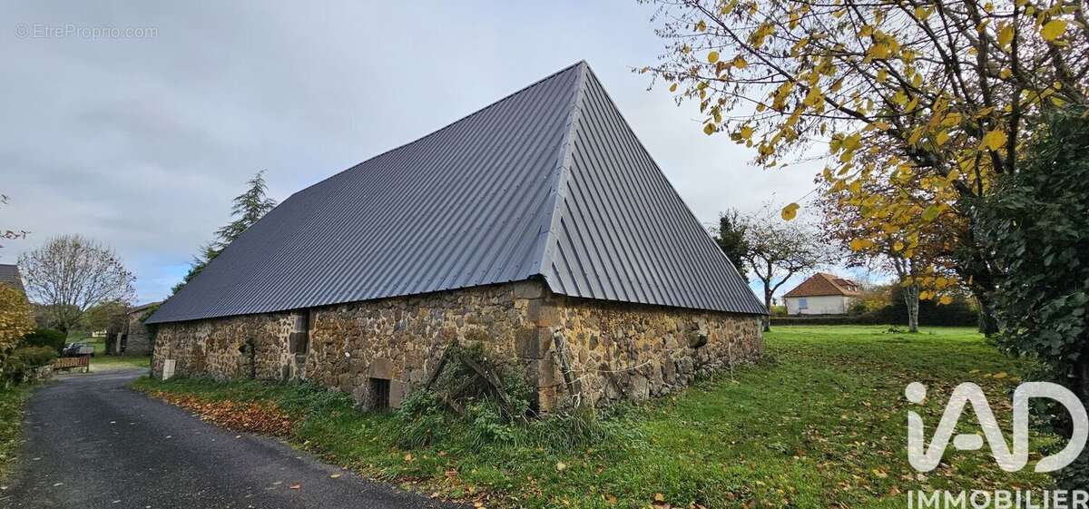 Photo 2 - Maison à SAINT-MARTIN-CANTALES