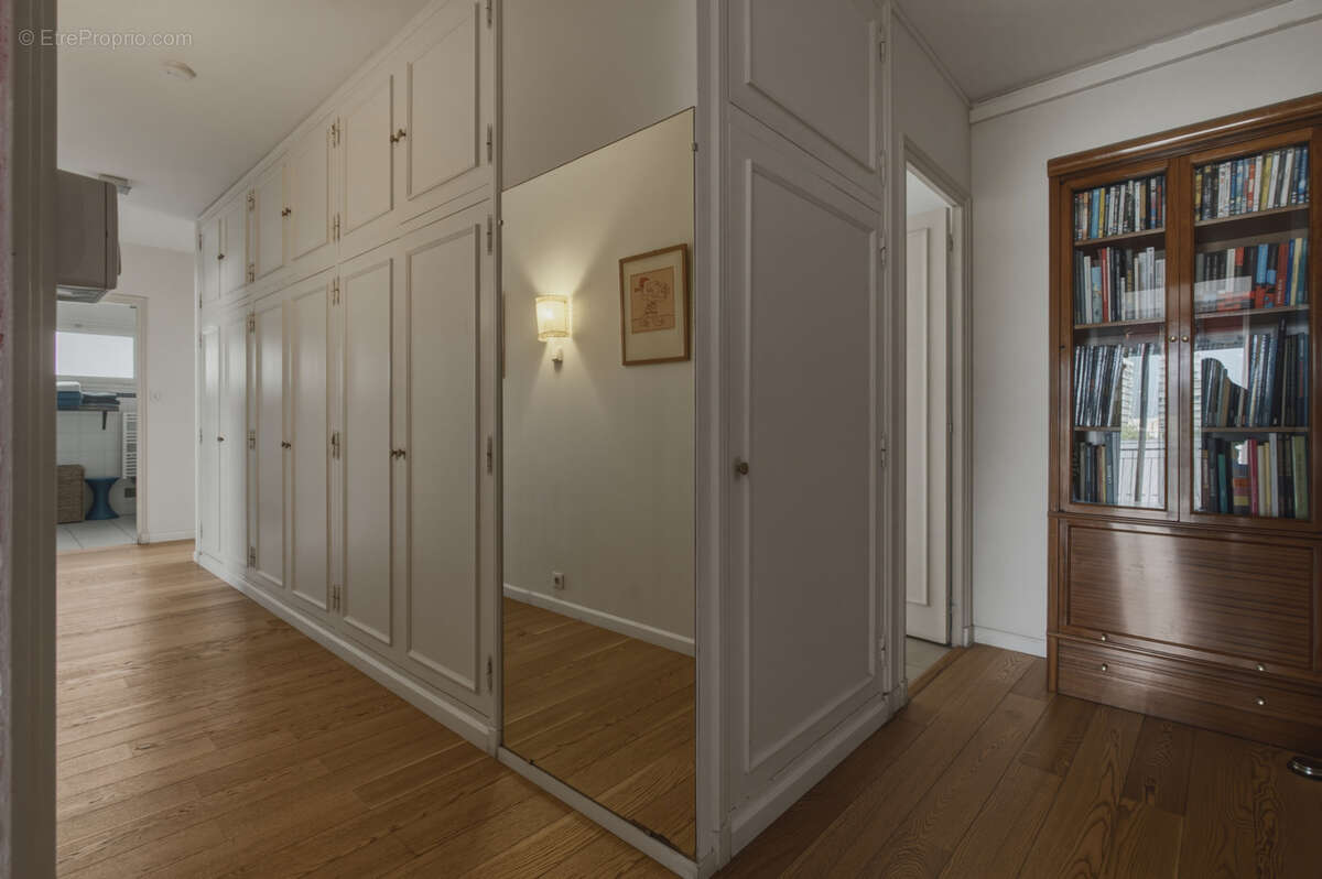 Foch / Ferrié : spacieux T5 de 154m2 en étage elevé avec 3 grands balcons et vues dégagées - photo 22