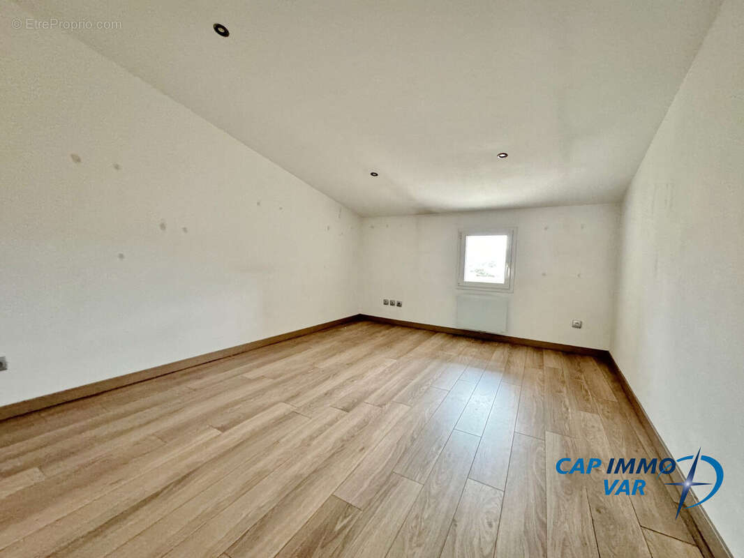 Appartement à LE BEAUSSET