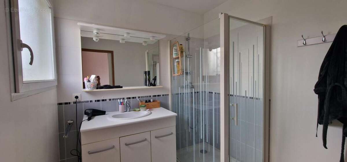 Maison à SAINT-YRIEIX-SUR-CHARENTE