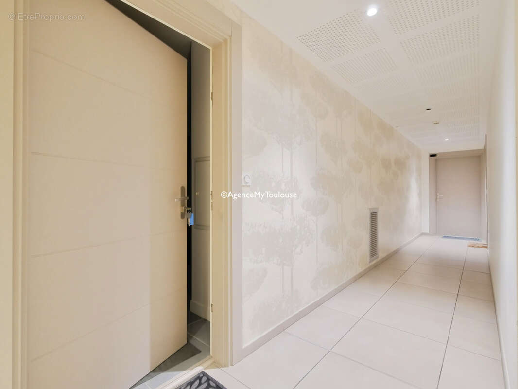 Saint-Cyprien/Cours Dillon, Appartement T2 avec terrasse et parking - photo 16