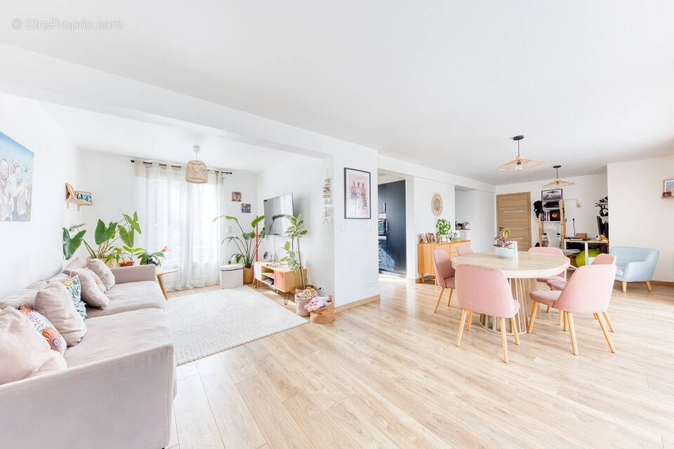 Maison à OZOIR-LA-FERRIERE