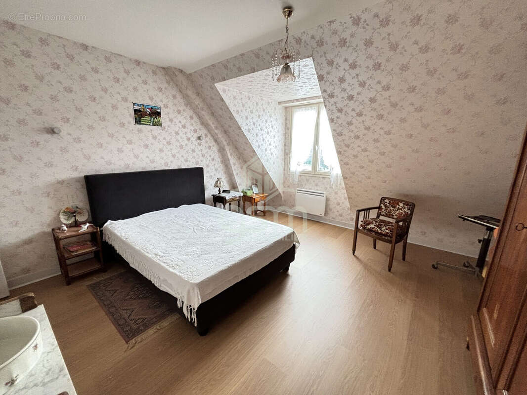 Maison à SAINTE-MAURE-DE-TOURAINE