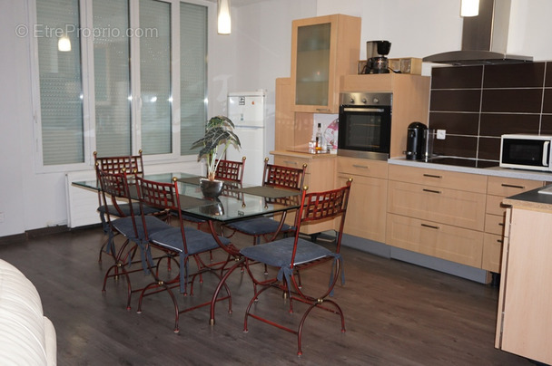 Commerce à PARAY-LE-MONIAL