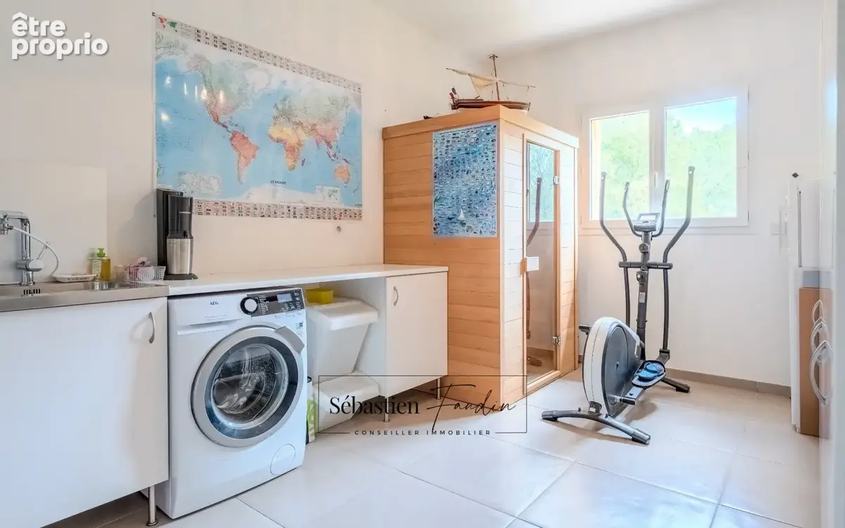 Domaine à vendre à Rousset à 15 minutes d'Aix-en-Provence - 8 000 m² - plusieurs logements - 262 m² habitables - calme absolu -  - photo 57