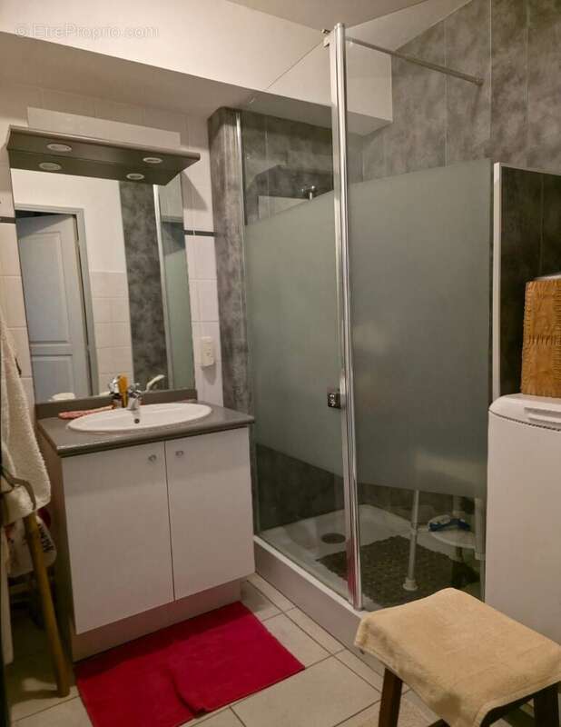 Appartement à CLARENSAC
