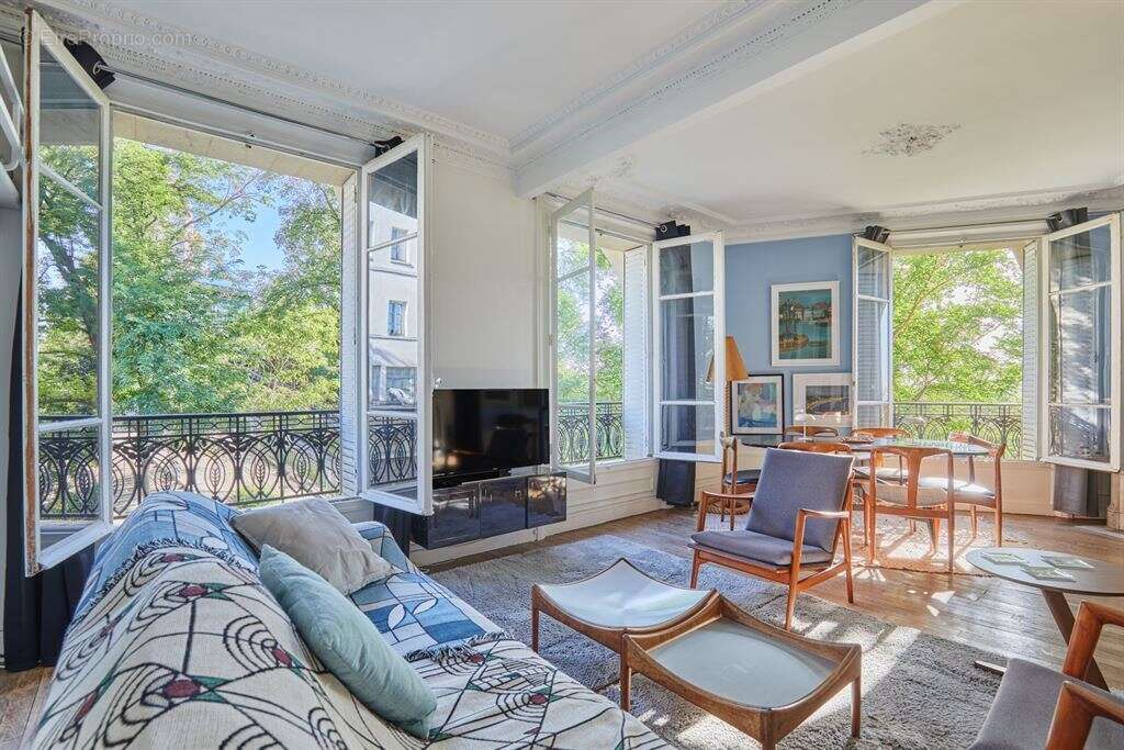 Appartement à PARIS-18E
