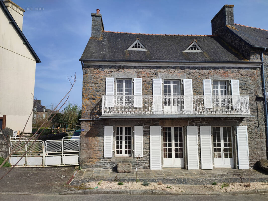 Maison à LANGOURLA