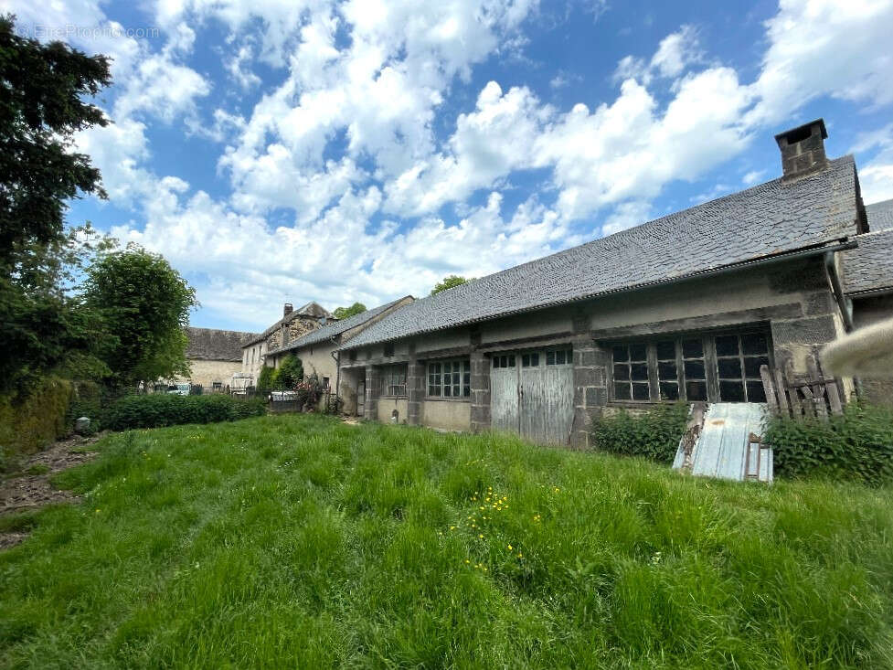 Manoir avec Corps de Ferme Chaudes Aigues - photo 15
