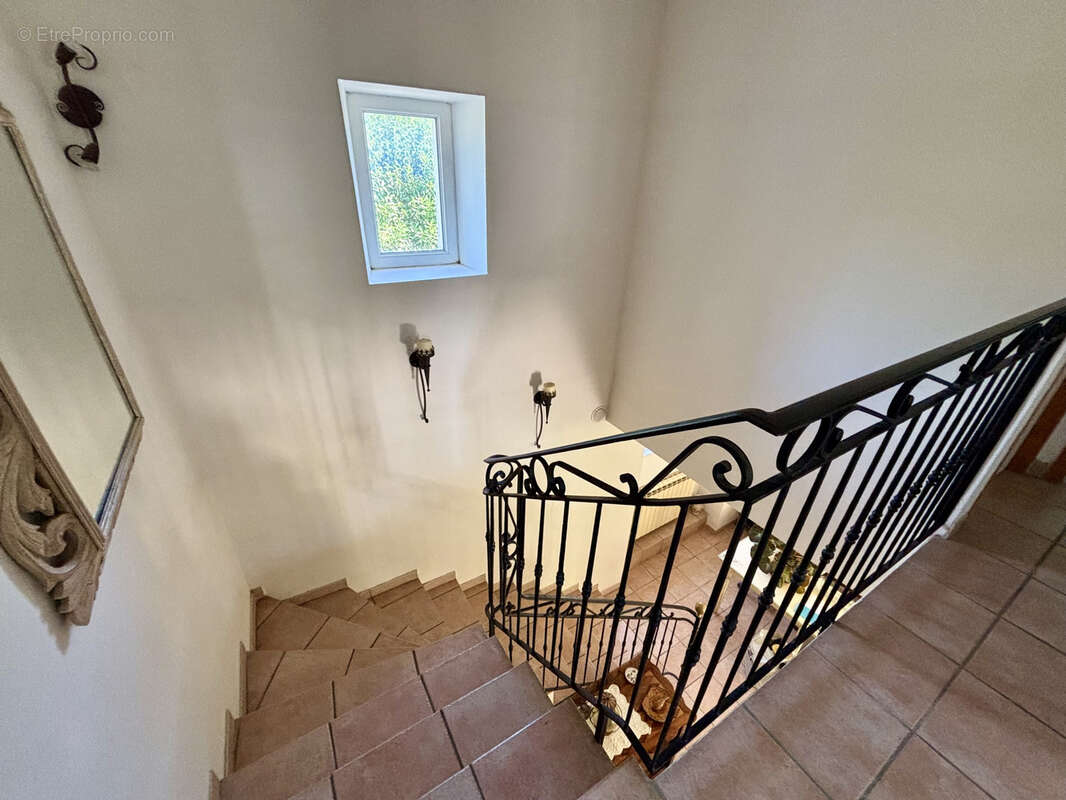 Maison 120 m² à Arles  - photo 10
